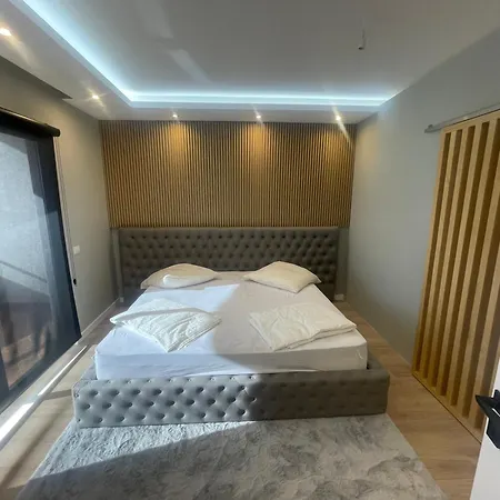 Ivan Apartment Golem (Tirana)